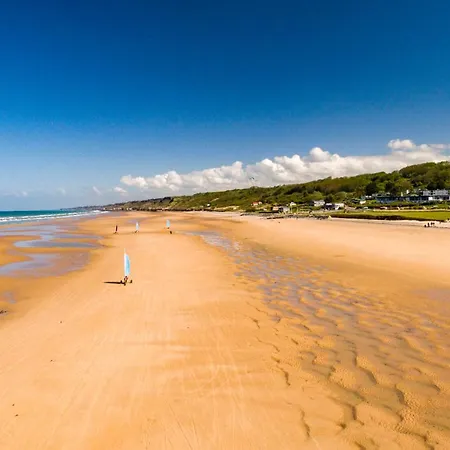 La Brise Marine Rdc Maison Cour Fermee Parking Et Terrasse A 800 M Omaha Avec Table De Ping Pong Proche Port En Bessin Dom wakacyjny