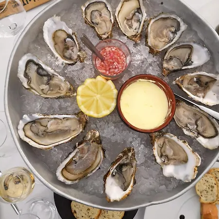 La Brise Marine Rdc Maison Cour Fermee Parking Et Terrasse A 800 M Omaha Avec Table De Ping Pong Proche Port En Bessin * Vierville-sur-Mer