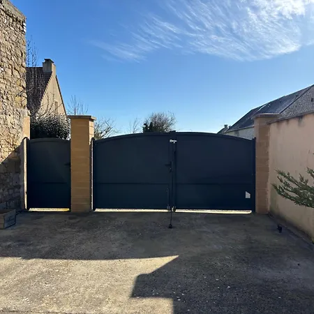 La Brise Marine Rdc Maison Cour Fermee Parking Et Terrasse A 800 M Omaha Avec Table De Ping Pong Proche Port En Bessin * Vierville-sur-Mer