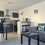 La Brise Marine Rdc Maison Cour Fermee Parking Et Terrasse A 800 M Omaha Avec Table De Ping Pong Proche Port En Bessin Дом отдыха Вьервиль-сюр-Мер