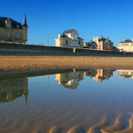 Dom wakacyjny La Brise Marine Rdc Maison Cour Fermee Parking Et Terrasse A 800 M Omaha Avec Table De Ping Pong Proche Port En Bessin *