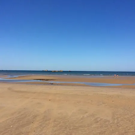 La Brise Marine Rdc Maison Cour Fermee Parking Et Terrasse A 800 M Omaha Avec Table De Ping Pong Proche Port En Bessin * Vierville-sur-Mer