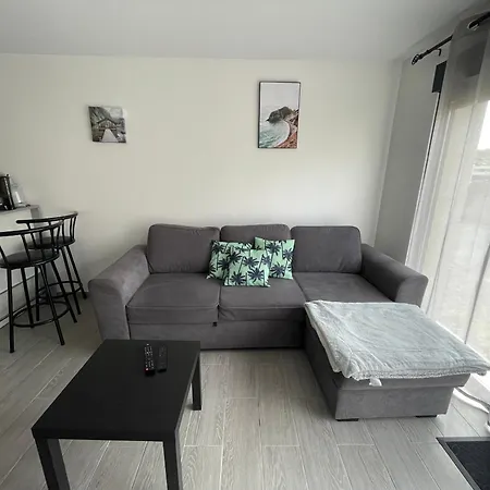 La Brise Marine Rdc Maison Cour Fermee Parking Et Terrasse A 800 M Omaha Avec Table De Ping Pong Proche Port En Bessin Vierville-sur-Mer