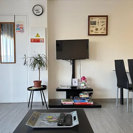 La Brise Marine Rdc Maison Cour Fermee Parking Et Terrasse A 800 M Omaha Avec Table De Ping Pong Proche Port En Bessin Feriehus *