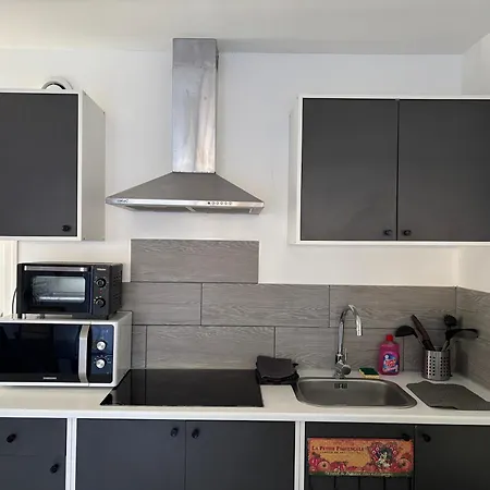 La Brise Marine Rdc Maison Cour Fermee Parking Et Terrasse A 800 M Omaha Avec Table De Ping Pong Proche Port En Bessin Feriehus