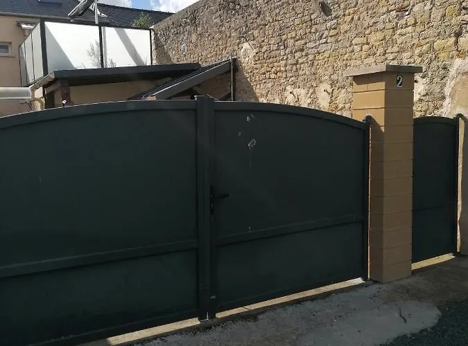 La Brise Marine Rdc Maison Cour Fermee Parking Et Terrasse A 800 M Omaha Avec Table De Ping Pong Proche Port En Bessin Vierville-sur-Mer