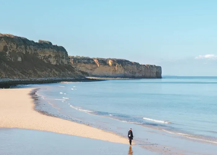 La Brise Marine Rdc Maison Cour Fermee Parking Et Terrasse A 800 M Omaha Avec Table De Ping Pong Proche Port En Bessin * Vierville-sur-Mer