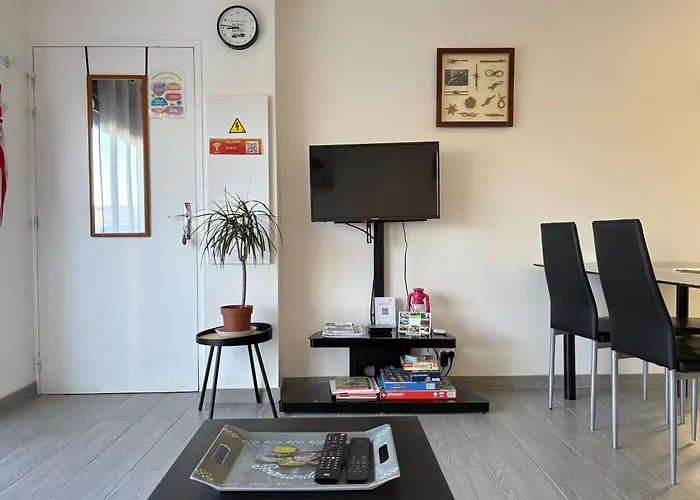 La Brise Marine Rdc Maison Cour Fermee Parking Et Terrasse A 800 M Omaha Avec Table De Ping Pong Proche Port En Bessin Prázdninový dům *