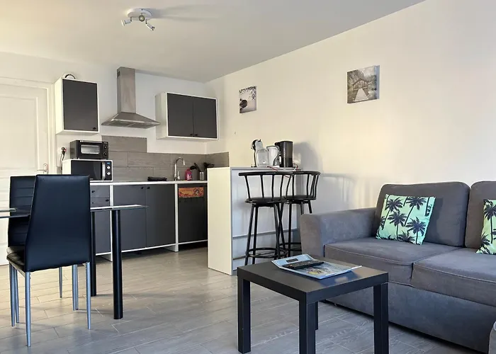 La Brise Marine Rdc Maison Cour Fermee Parking Et Terrasse A 800 M Omaha Avec Table De Ping Pong Proche Port En Bessin Prázdninový dům Vierville-sur-Mer