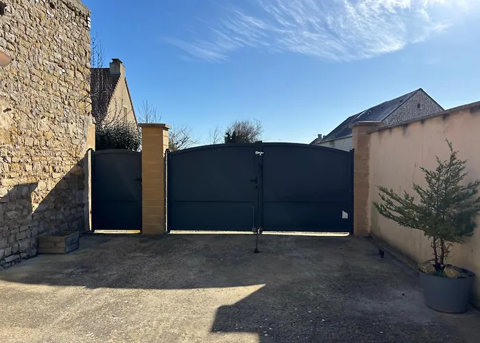 La Brise Marine Rdc Maison Cour Fermee Parking Et Terrasse A 800 M Omaha Avec Table De Ping Pong Proche Port En Bessin * Vierville-sur-Mer